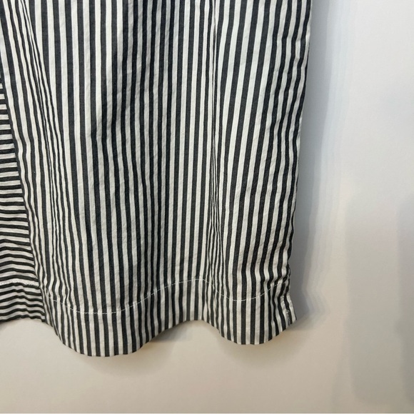 Vineyard Vines Gray and White Double V Neck Mixed Stripe Sleeveless Top, Size XS - Picture 2 of 5